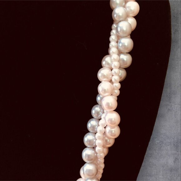 Triple Strand Pearl Necklace Pink & Gray - Picture 2 of 3